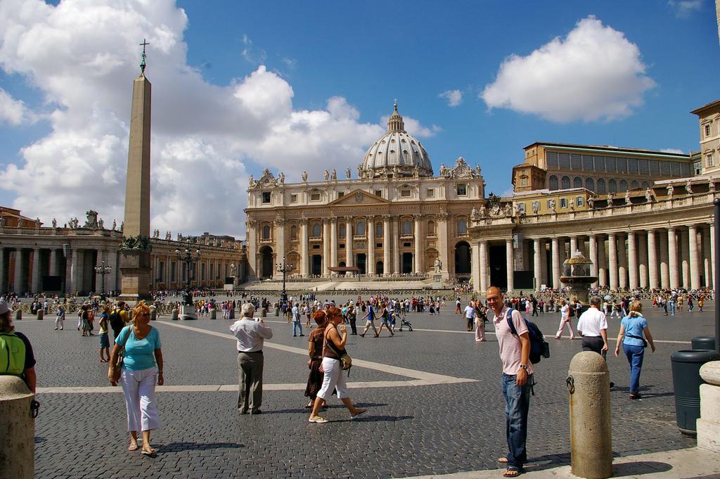 Vatican Heart Rom Exterior foto